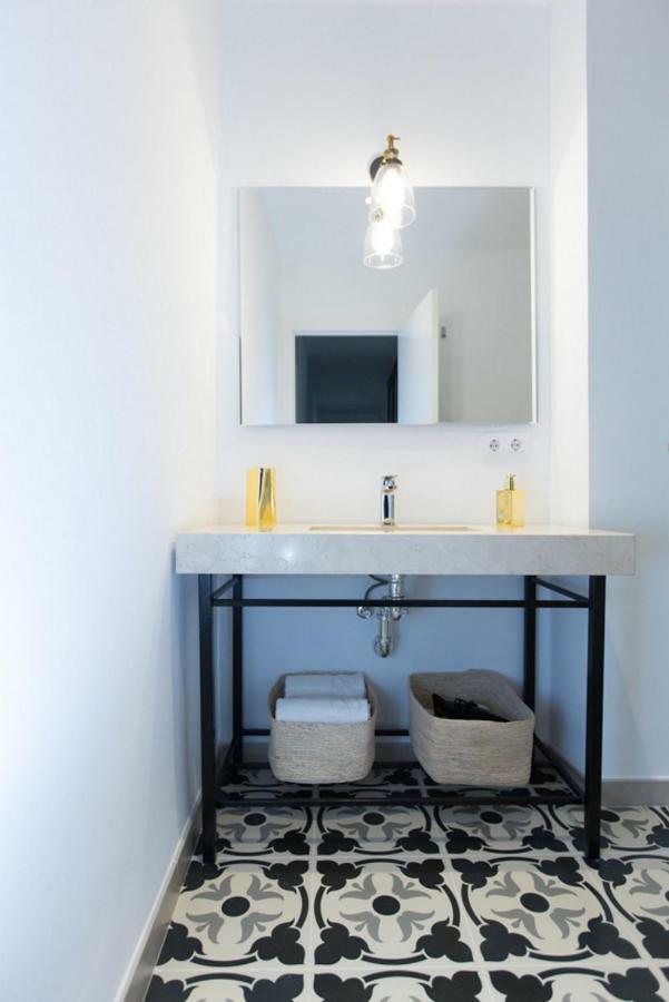 Saravia Only Families Apartment